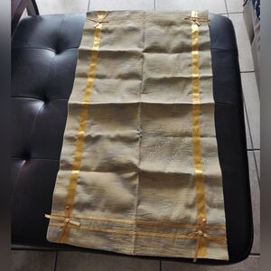 Vintage Elegant Gold Table Runner